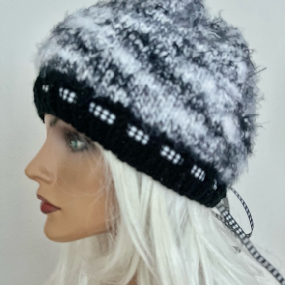 Hand Knits 2 Love Slouch Beanie Hat Cap Mohair Look Tassel Adjustable  Stylish - Picture 8 of 11